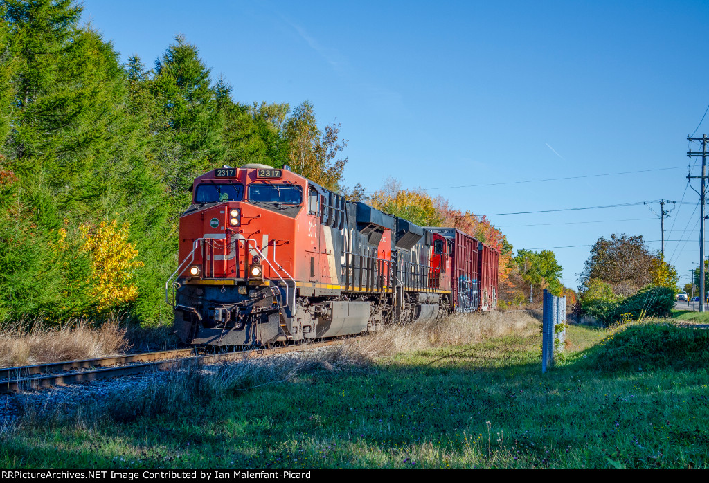 CN 2317 leads 403 at Belzile Street